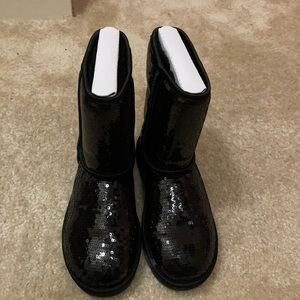 UGG Australia Classic Short Sparkles Boots Size 8 Color Black